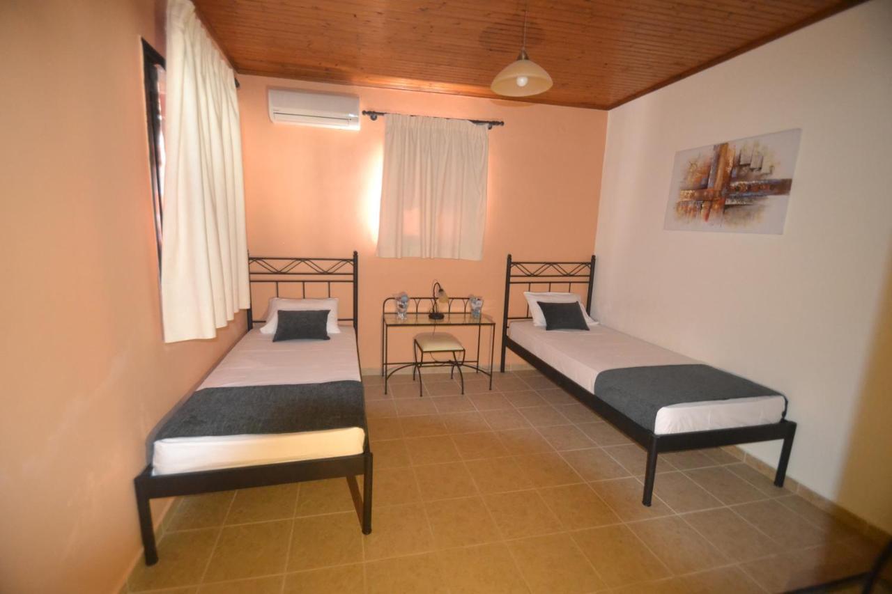 Harvest Moon Apartments Lixouri Luaran gambar
