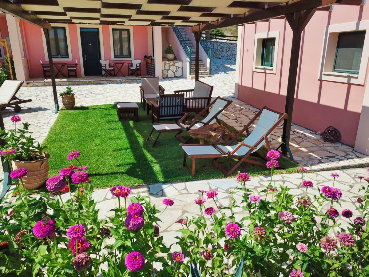 Harvest Moon Apartments Lixouri Luaran gambar